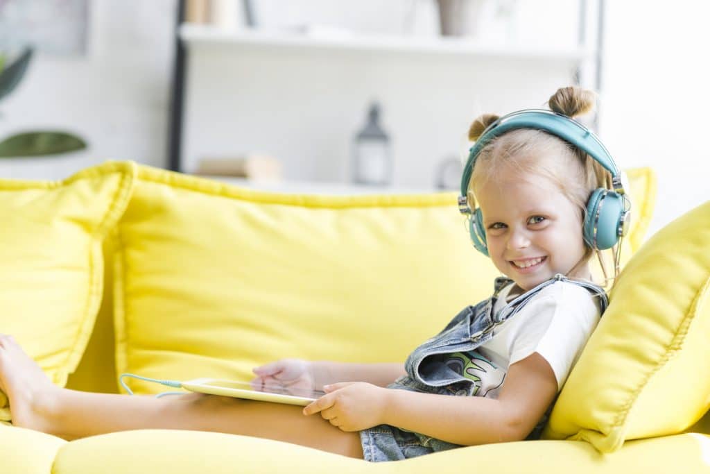 Hörspiele für Kleinkinder: 5 Tipps von den Profis – Enkelkind.de