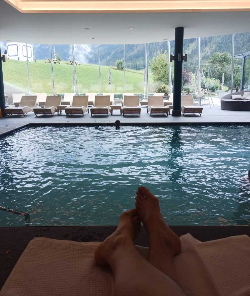 pool-family-resort-rainer